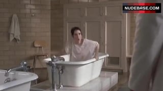Winona Ryder Pokies Through Wet Shirt – Girl, Interrupted