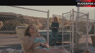 Geena Davis Sunbathing in Bikini – Thelma & Louise