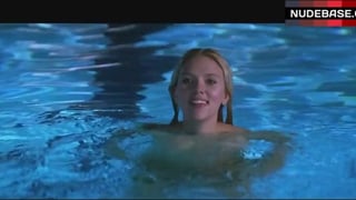 Scarlett Johansson Nude in Swim Pool – He'S Just Not That Into You