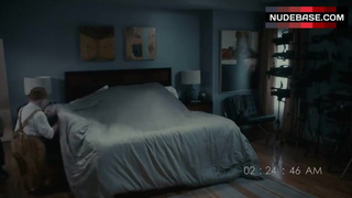 Lindsay Lohan Acrobatic in Bed – Scary Movie
