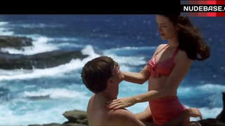Kate Beckinsale in Bikini – Pearl Harbor