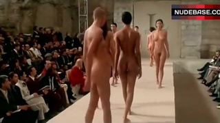 Eve Salvail Full Naked on Fashion Shows – Ready To Wear