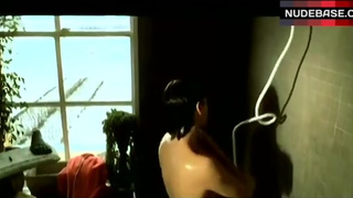 Neve Campbell Naked in Shower – When Will I Be Loved