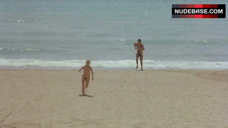 Yuliya Mayarchuk Completely Nude on Beach – Cheeky!