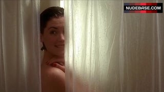 Lara Flynn Boyle Flashes Nude Ass – Threesome