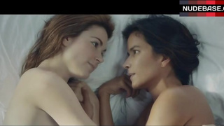 Patricia Velasquez Lesbian Scene – Liz In September