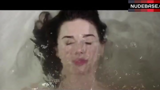 Lyndon Smith Naked in Hot Tub – Bleed