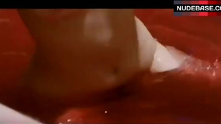 Lina Romay Nude in Hot Tub – Female Vampire