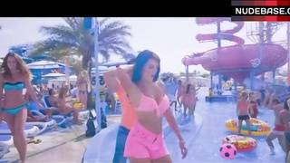 Mandana Karimi Dancing in Bikini – Kya Kool Hain Hum 3