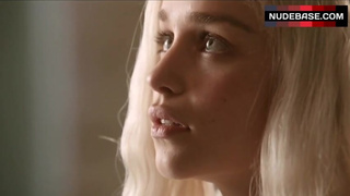 Emilia Clarke Shows Tits and Ass – Game Of Thrones