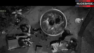 Nanda Costa Shows Naked in Hot Tub – Rat Fever