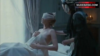 Vera Farmiga Exposed Tits – A Heavenly Vintage