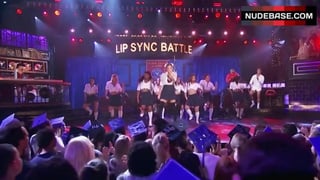 Kate Upton Sexy Scene – Lip Sync Battle