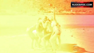 Romee Strijd in Sports Lingerie – The Victoria'S Secret Swim Special