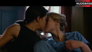 Michelle Rodriguez Lesbians Kissing – The Assignment