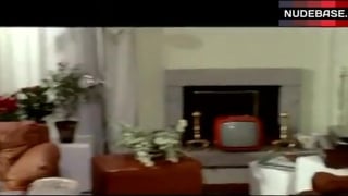 Barbara Bouchet Boobs Scene – The Red Queen Kills 7 Times
