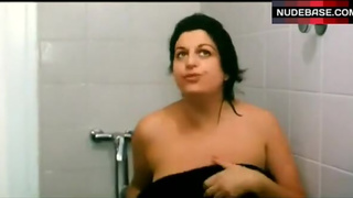Julie Marboeuf Naked in Shower – Temps De Chien