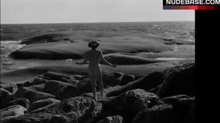 Harriet Andersson Full Nude on Beach – Summer With Monika