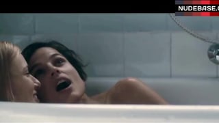 Elena Anaya Lesbian Play in Bathtub – Room In Rome