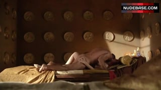 Lucy Lawless Shows Tits in Sex Scene – Spartacus