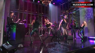 Ciara Sexy Dancing – Saturday Night Live