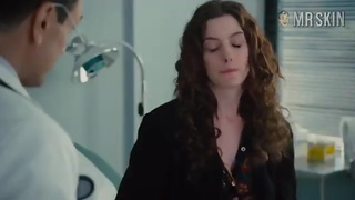 Anne Hathaway in Love & Other Drugs (2010) - 23934