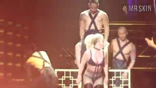 Britney Spears in Do Something