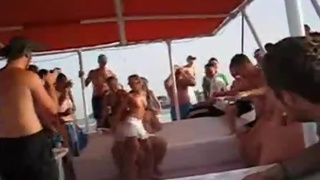 Voyeur Topless Girls on Beach Candid