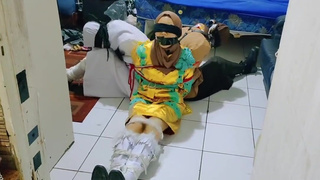 3 Girl Tied Up By Robber