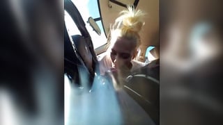 Blonde StreetHot street babe fast blowjob with condom