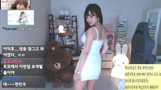 Korean Twitch Streamer Sexy Dance