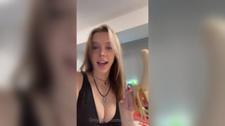 Ashley Matheson Sexy Banana Blowjob Video Leaked 2