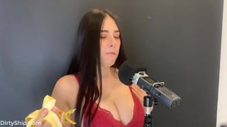 ASMR Wan Sucking a Banana Video Leaked 2