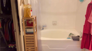 Heidi Lee Bocanegra Naked Cleaning Her Body Video 2