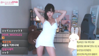 Korean Twitch Streamer Sexy Dance 2