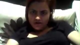 2015-12-09 Indian girl masturbating on webcam