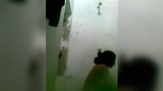[cheersmumbai @ DT.com] Punjabi girl record herself in shower.avi