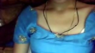 2015-06-17 Desi girl shows boobs