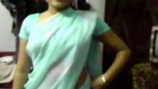 2014-09-11 Horny Indian wife in saree striptease at home