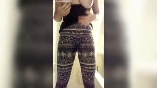 Kinkinthedark - Peeing my leggings a[f]ter a really long hold!