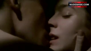 Sean Young Sex in Bed – A Kiss Before Dying