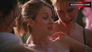 Bianca Smith Nude in Bathtub – 2001 Maniacs