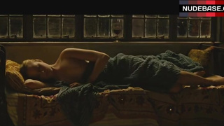 Evan Rachel Wood Sleeping Topless – Across The Universe