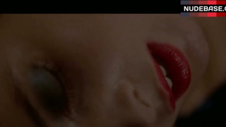 Isabella Rossellini Shows Naked Tits – Blue Velvet