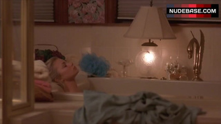 Jaime Pressly Nude in Bathtub – Poison Ivy 3