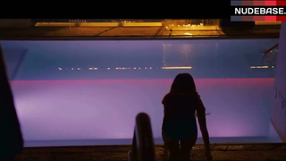 Isla Fisher Lingerie Scene – Bachelorette