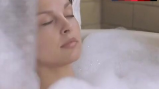 Ashley Judd Naked in Hot Tub – Eye Of The Beholder