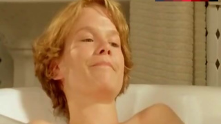 Katie Ryder Richardson Lesbi Scene in Hot Tub – Coming Home