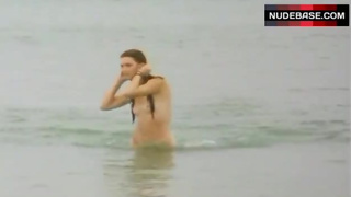 Bonnie-Jaye Lawrence Full Frontal Nude – Maslin Beach