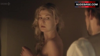Rosamund Pike Tits Scene – Women In Love
